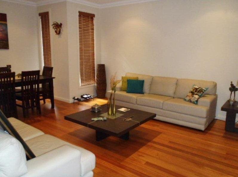 Gallery: 1/135 Waverley Road
