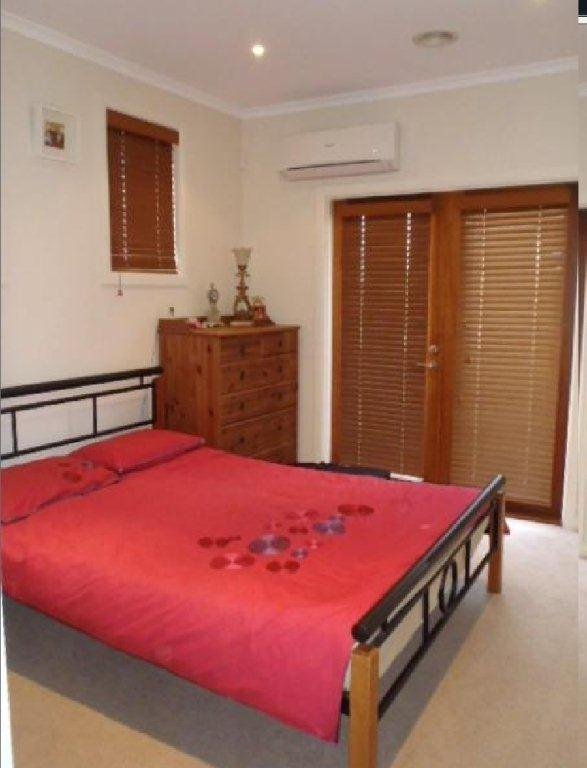 Gallery: 1/135 Waverley Road