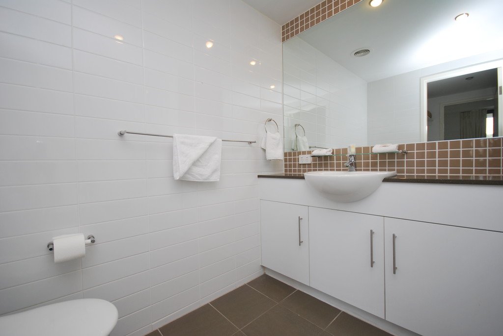 1135/1 Ocean Street BURLEIGH HEADS 5