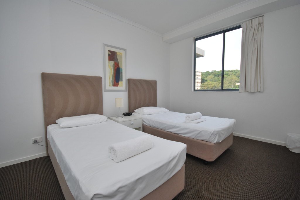 1135/1 Ocean Street BURLEIGH HEADS 6