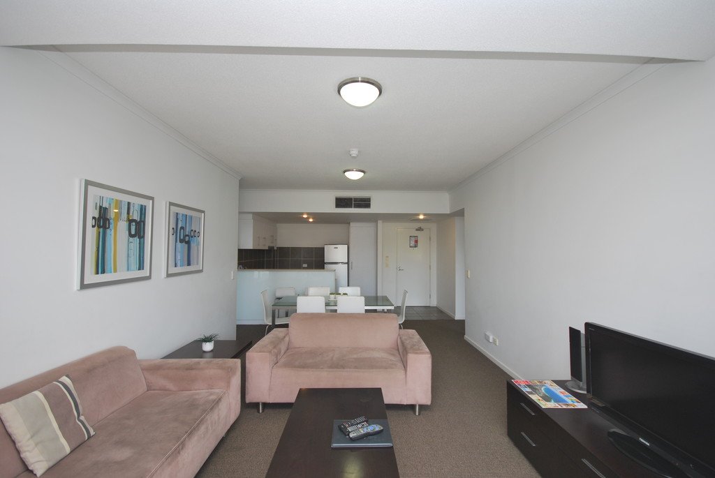 1135/1 Ocean Street BURLEIGH HEADS 7