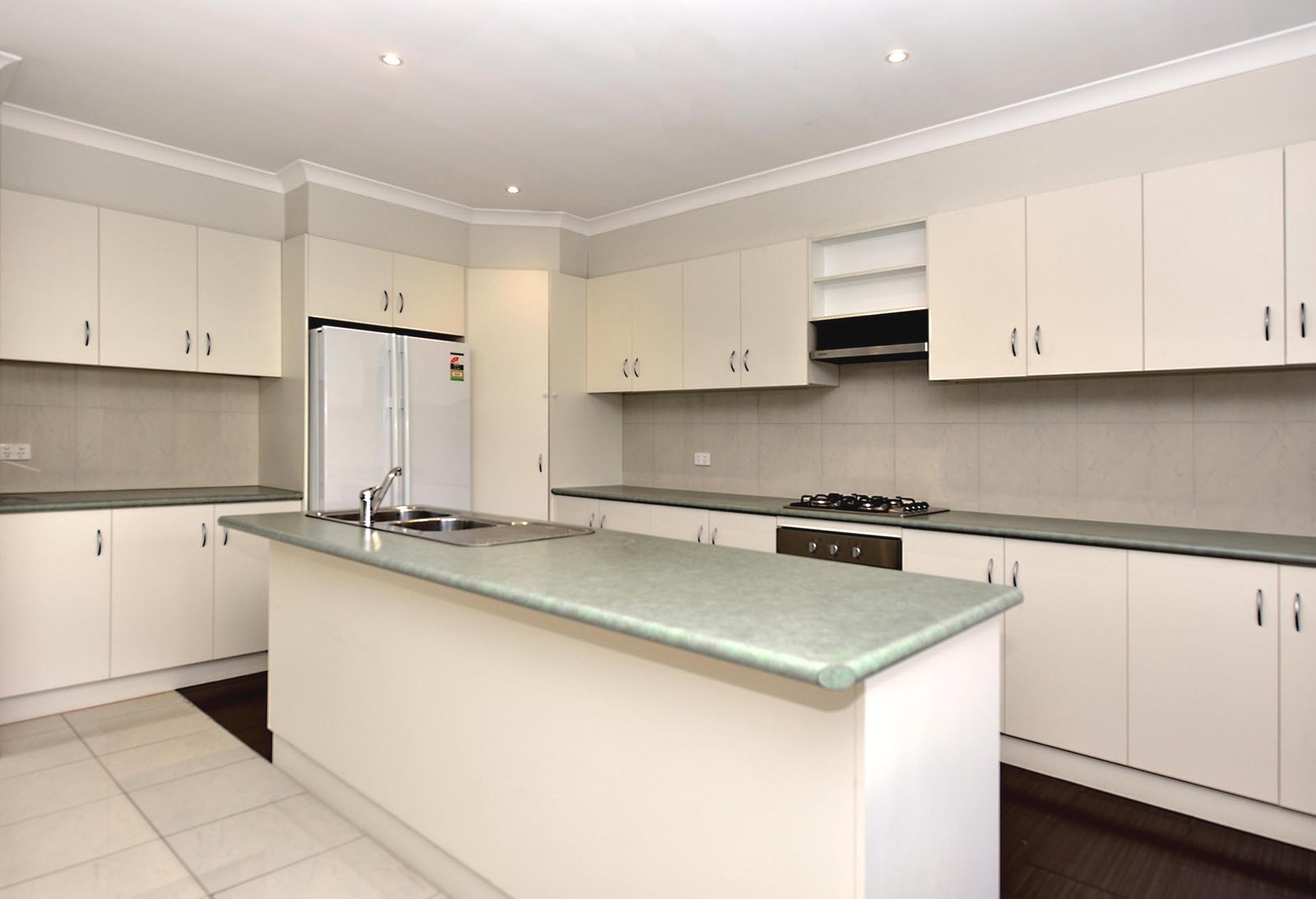 Gallery: 1/136 Ferntree Gully Road