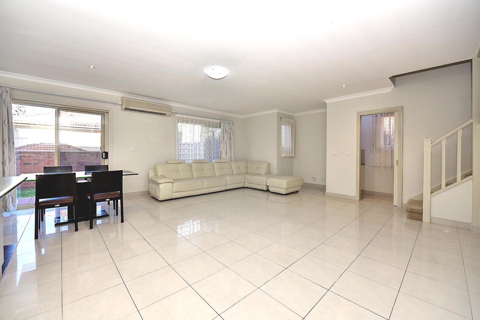 Gallery: 1/136 Ferntree Gully Road