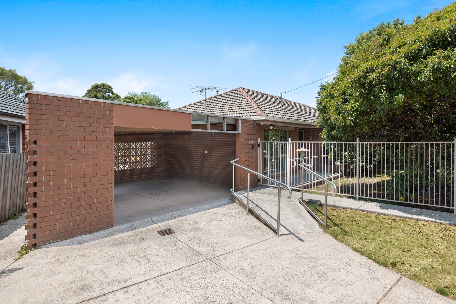 Gallery: 1139 Nepean Highway