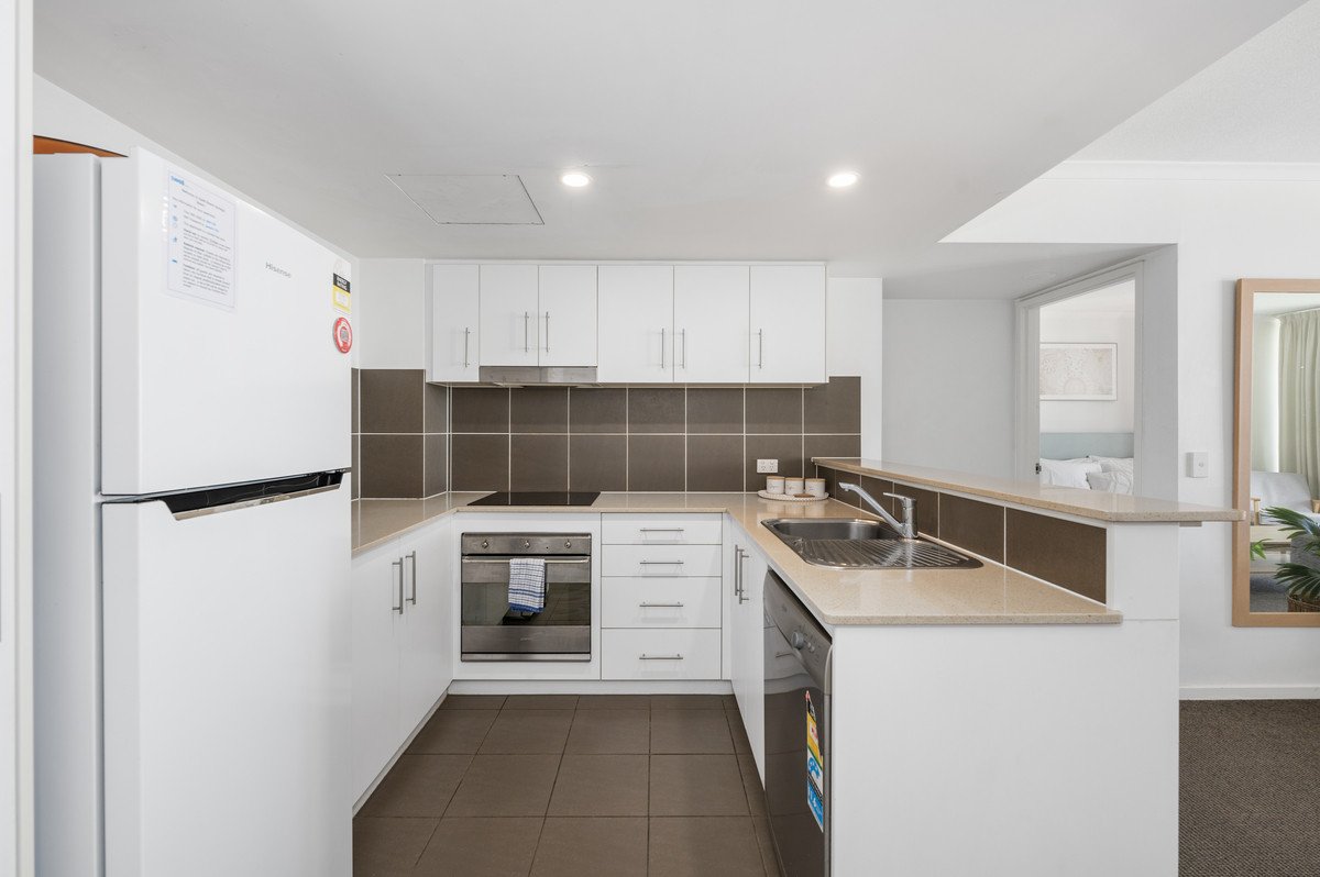 1139/1 Ocean Street BURLEIGH HEADS 8