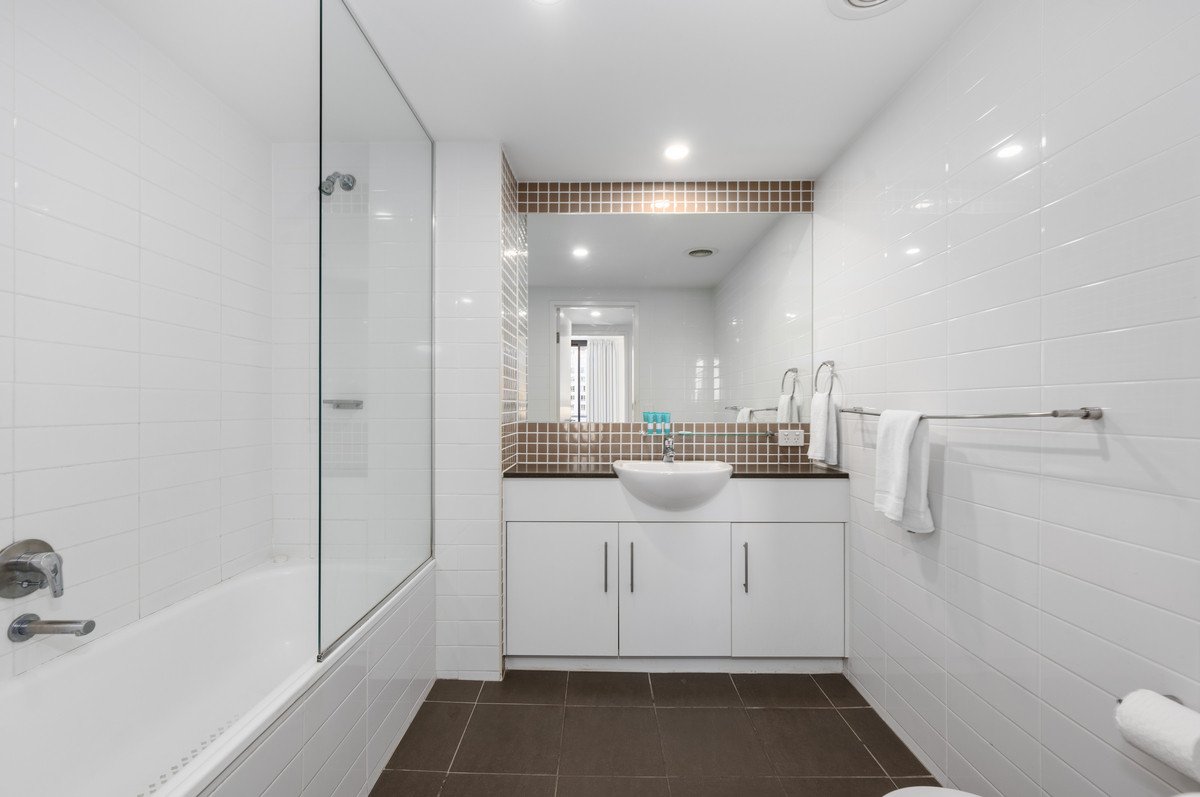 1139/1 Ocean Street BURLEIGH HEADS 10