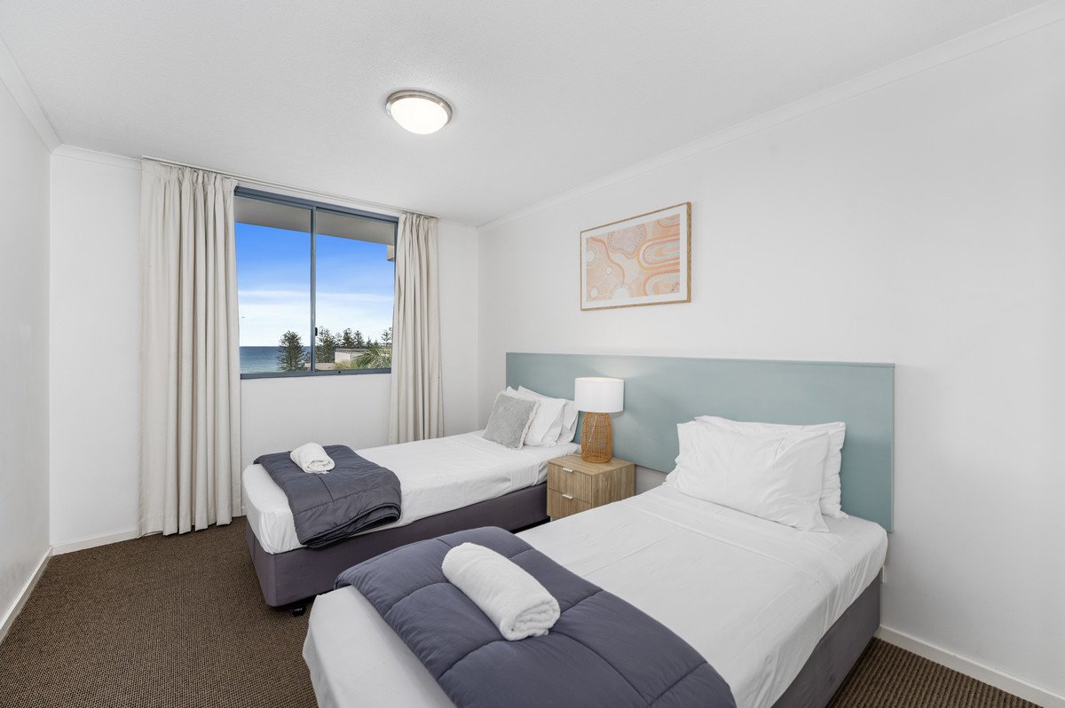 1139/1 Ocean Street BURLEIGH HEADS 11