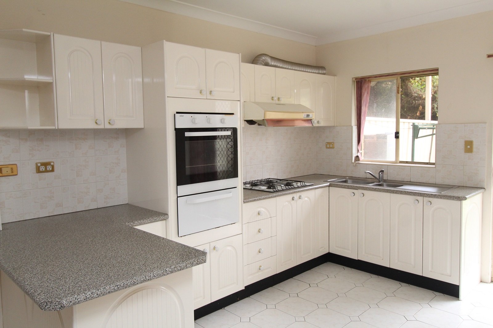 1/14-16 Ponyara Rd  BEVERLY HILLS 2