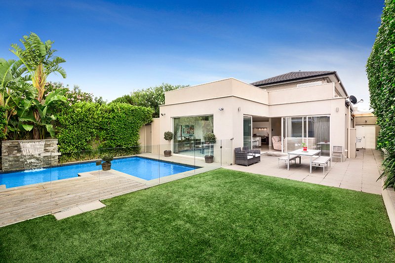 Gallery: 114 Carpenter Street