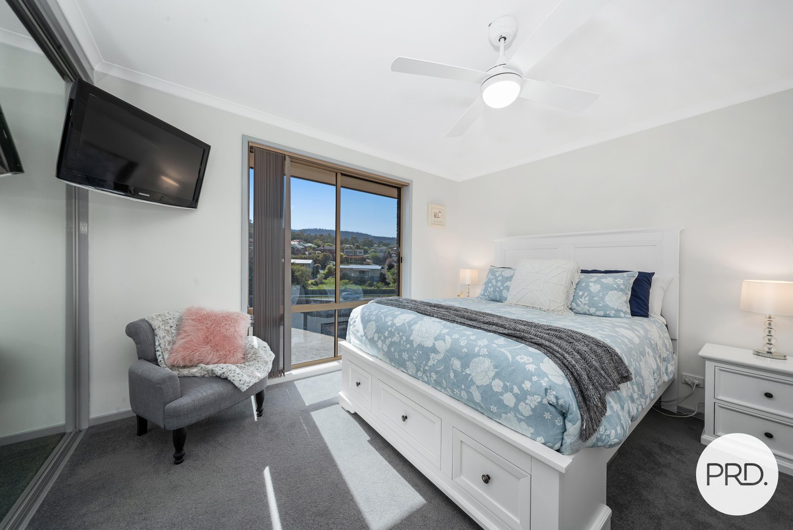 1/14 Dumbarton Drive GEILSTON BAY 10