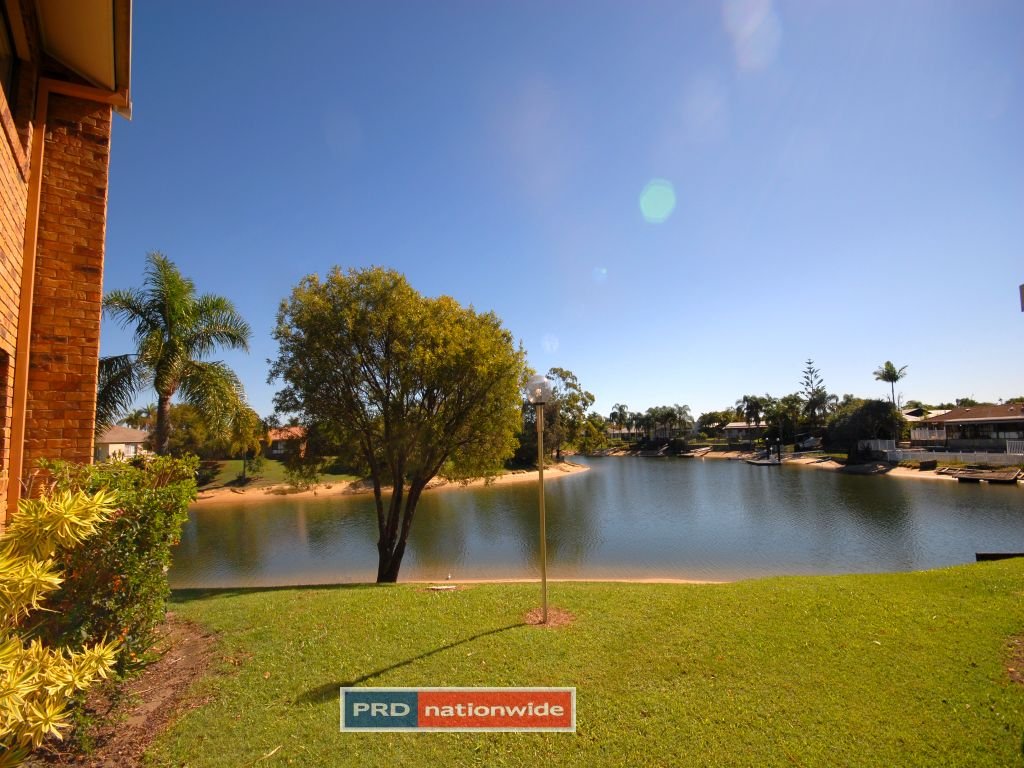 1/14 Dunlop Court MERMAID WATERS 1