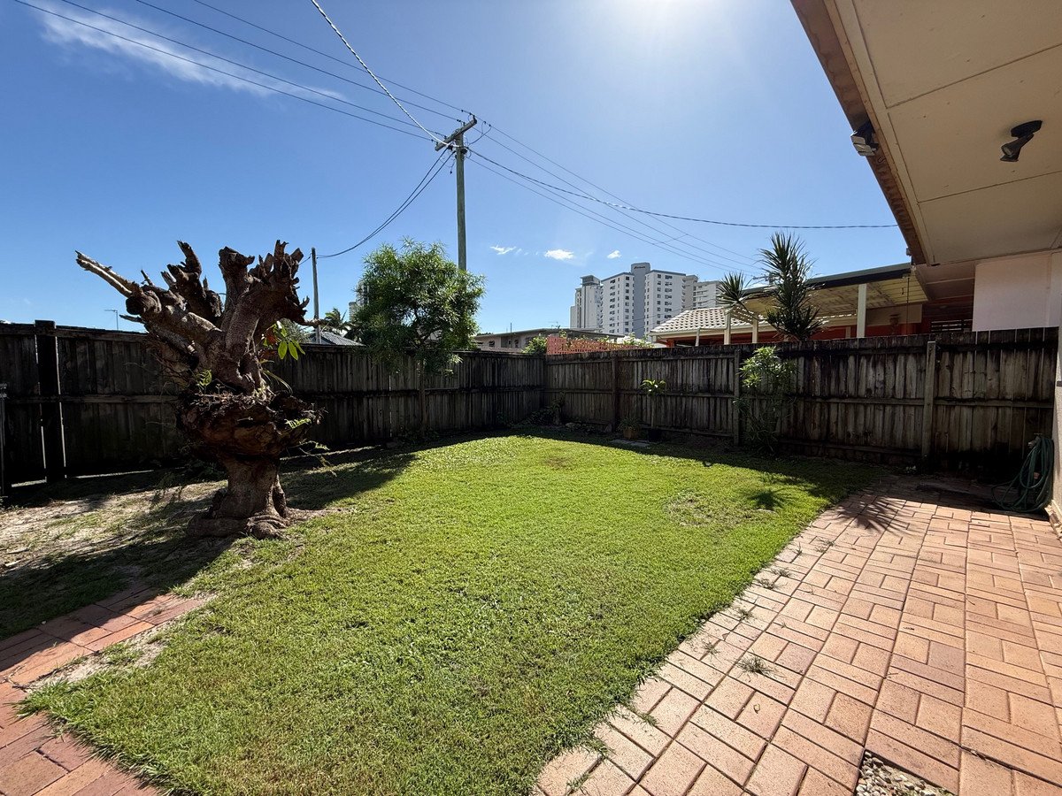 1/14 Elder Entrance Burleigh Heads 3