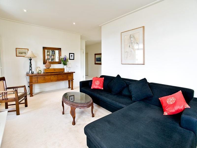 Gallery: 114 Esplanade West