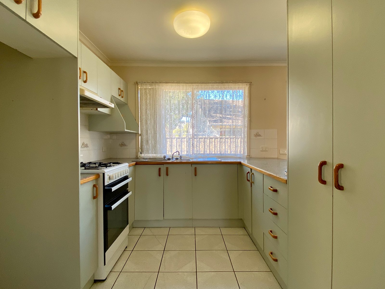 1/14 Graetz Court LAVINGTON 3
