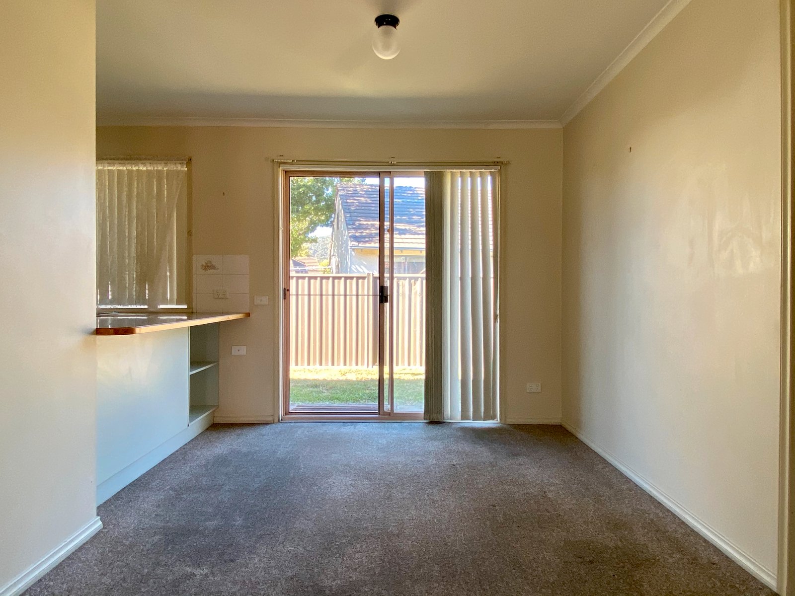 1/14 Graetz Court LAVINGTON 4