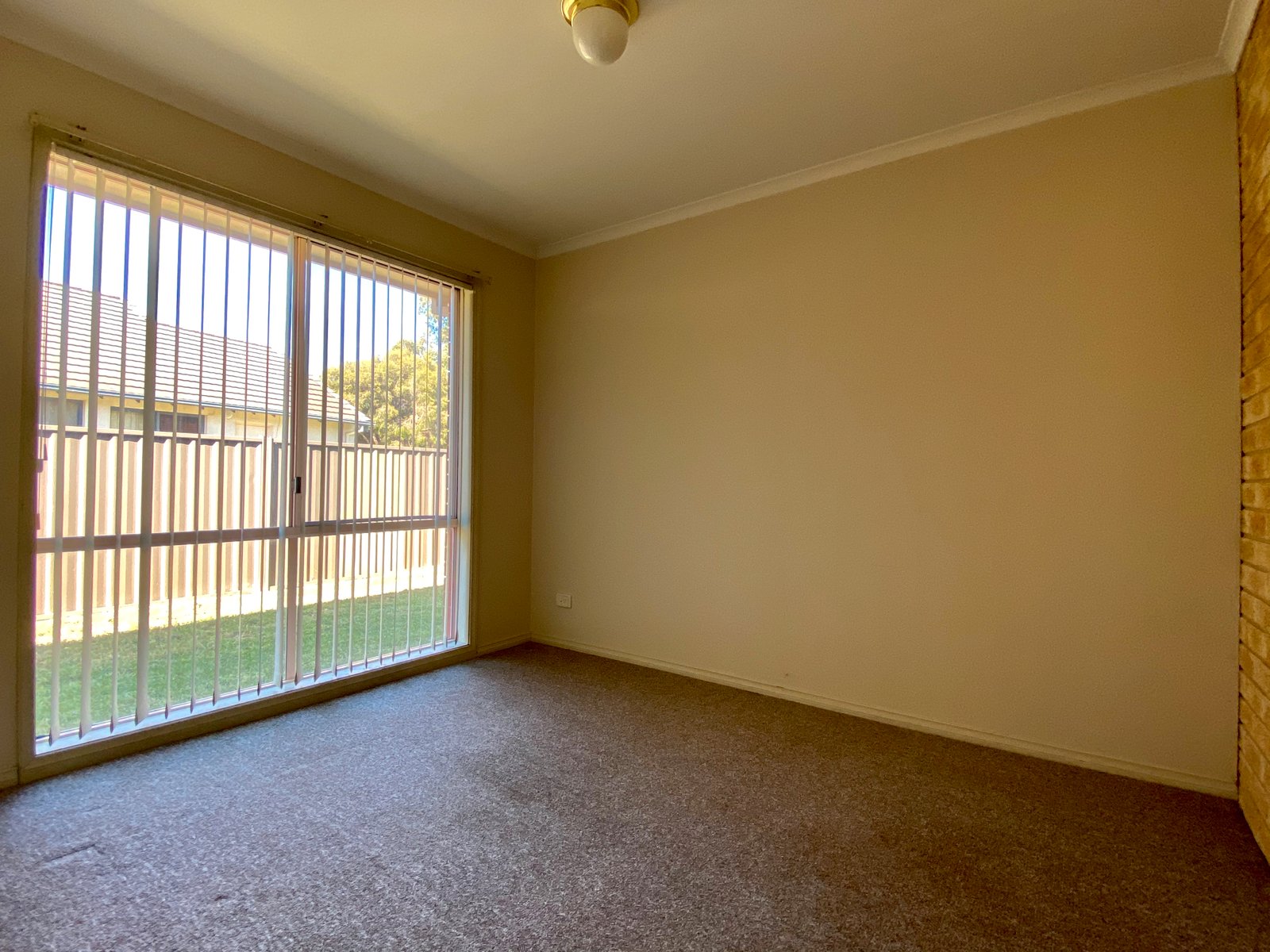 1/14 Graetz Court LAVINGTON 7