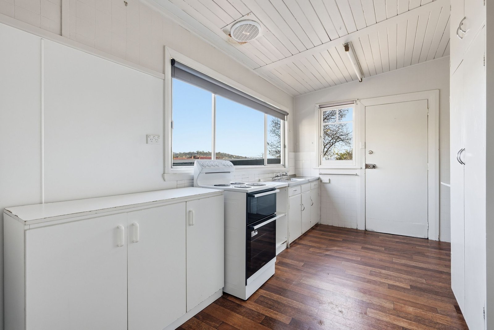 1/14 Greenway Avenue LENAH VALLEY 7