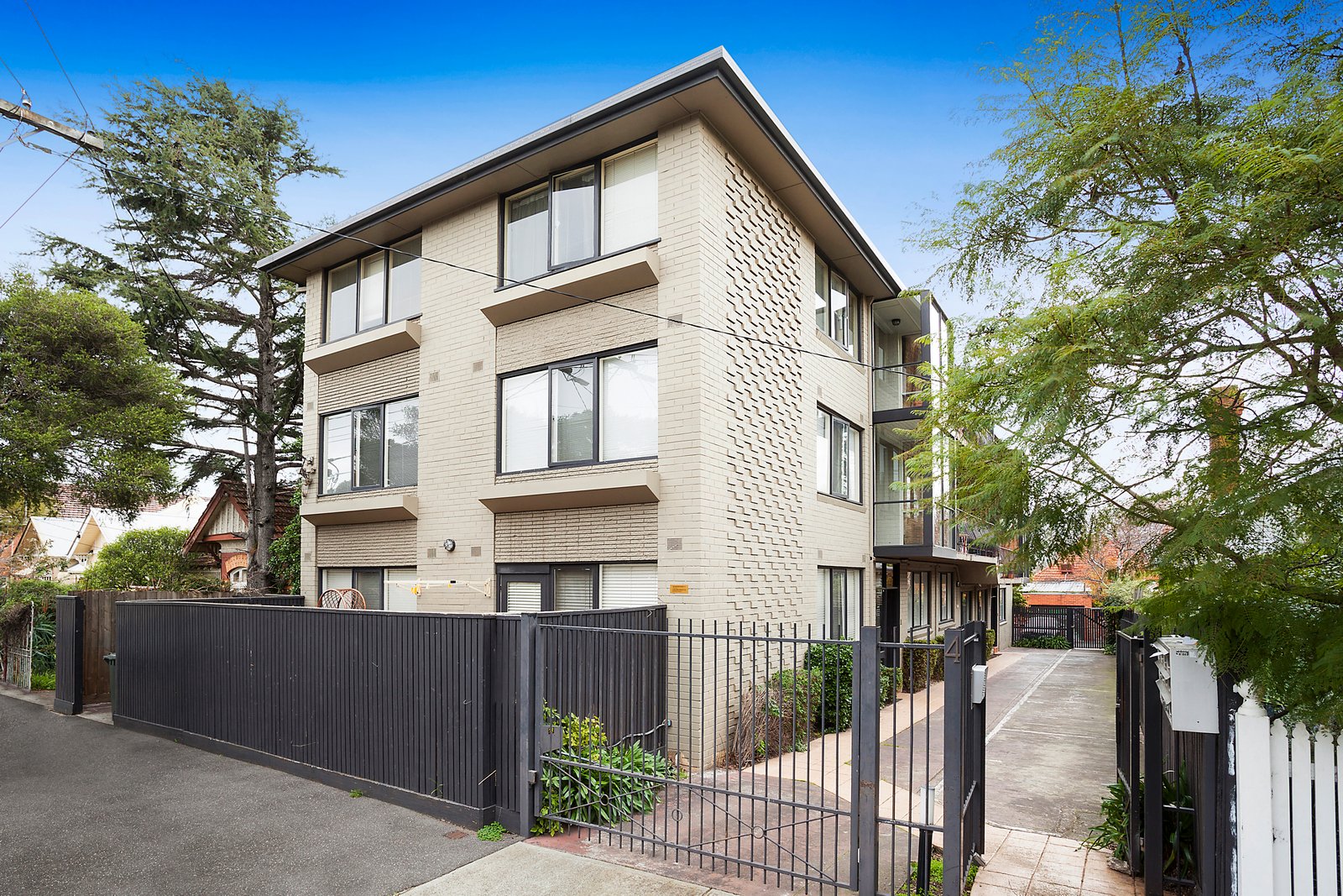 Gallery: 11/4 Hartpury Avenue