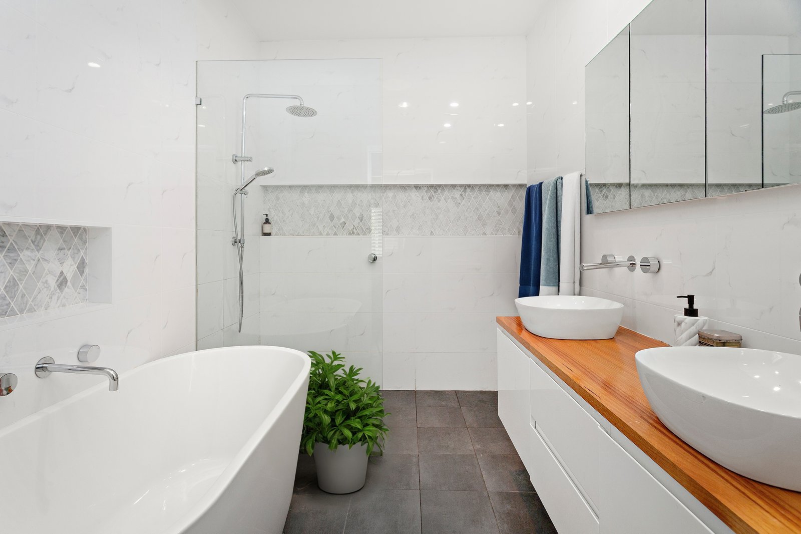 114 Hopewood Crescent FAIRY MEADOW 8