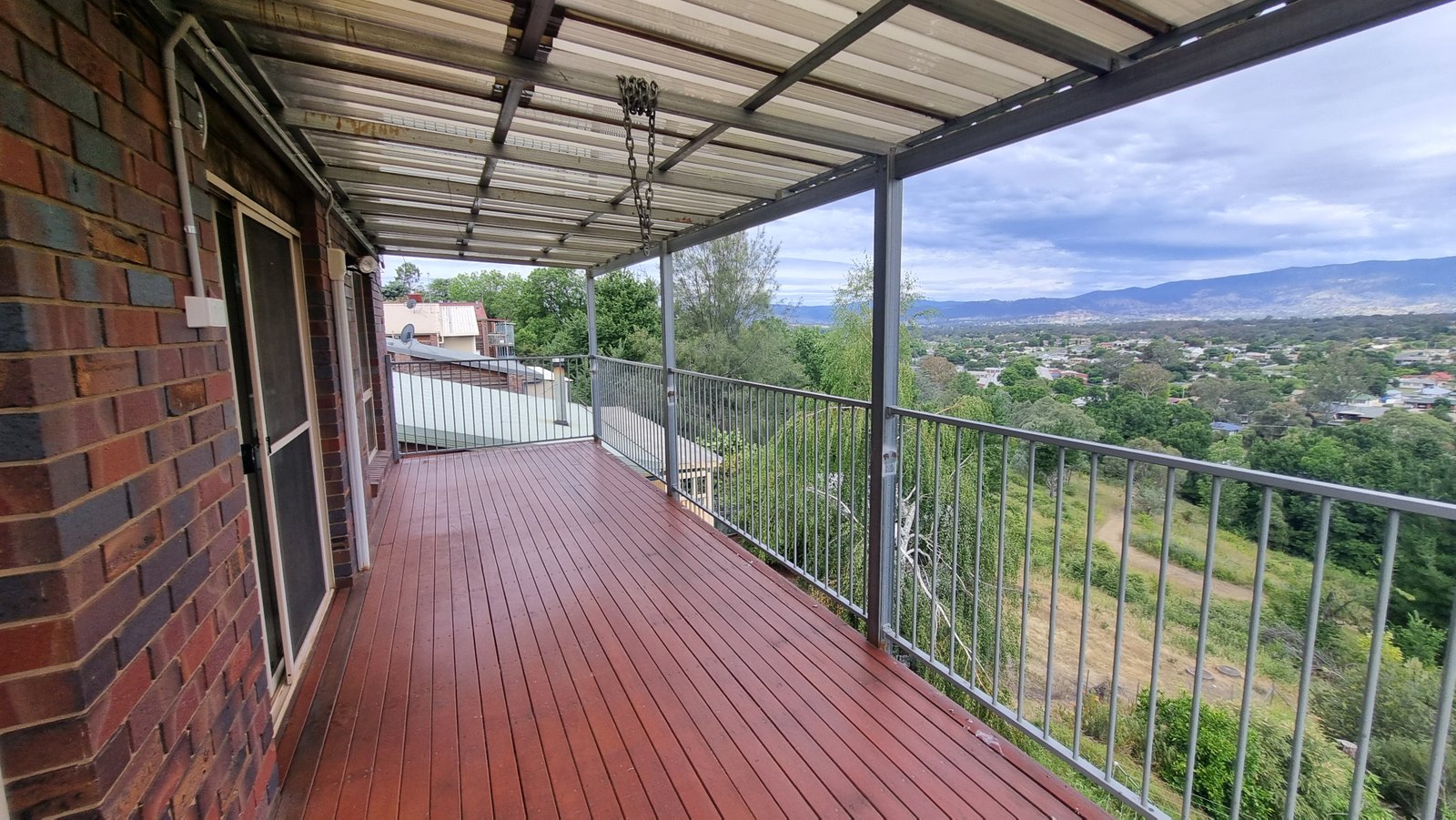 114 Howick St  TUMUT 8