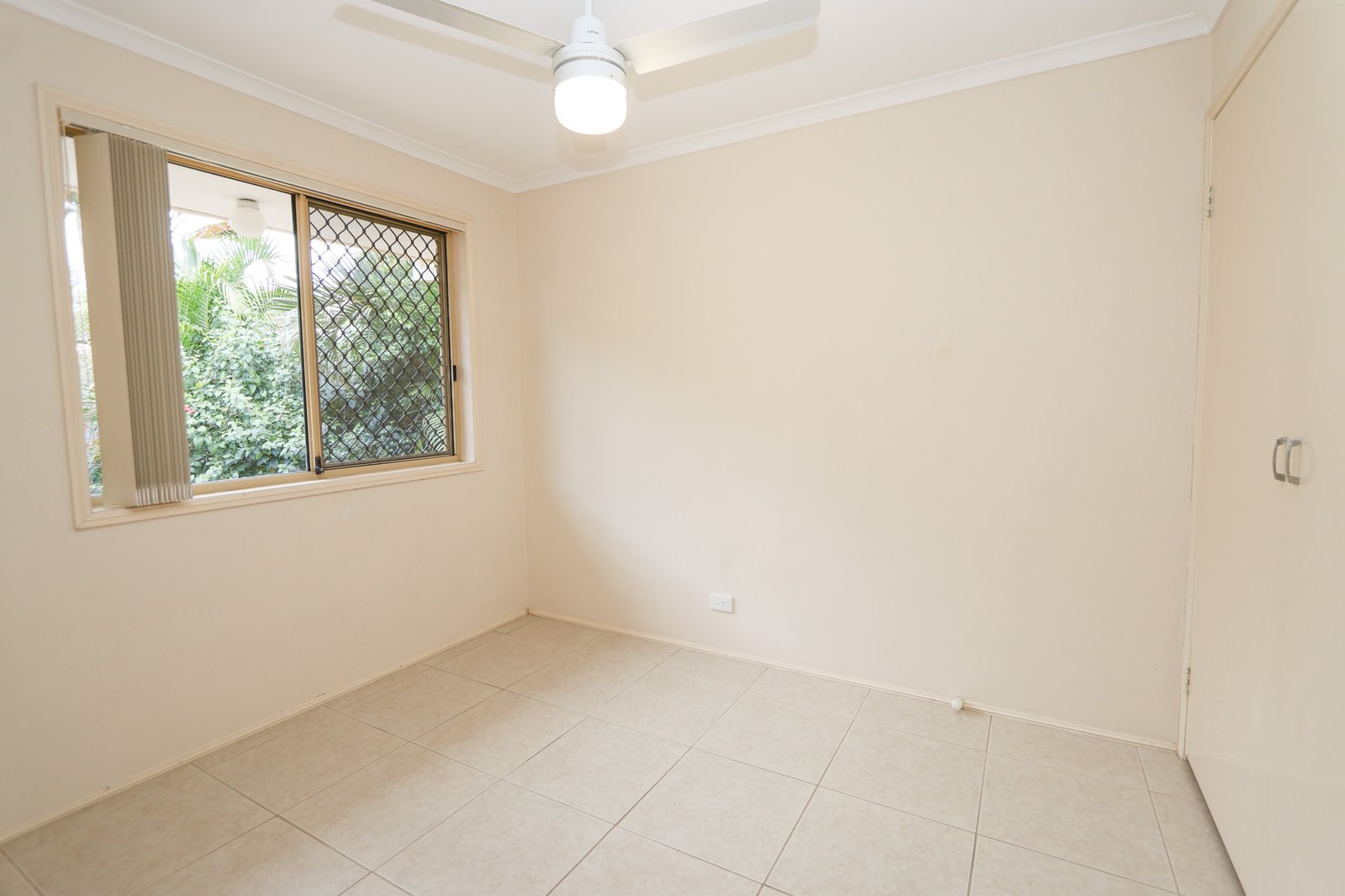 1/14 Illusion Court OXENFORD 11