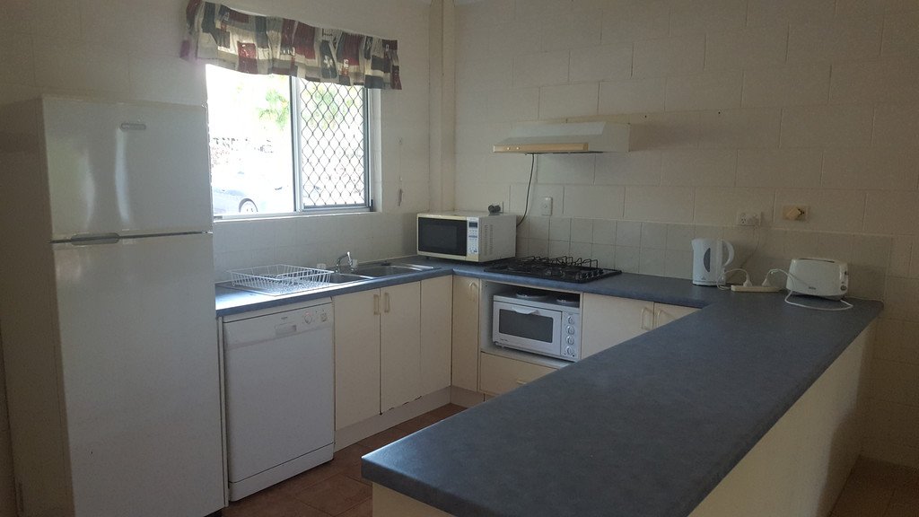 1/14 Island Drive CANNONVALE 2