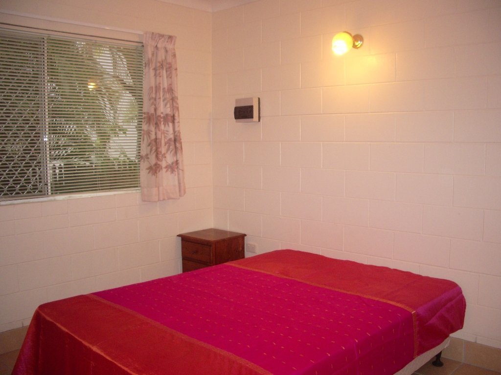 1/14 Island Drive CANNONVALE 8