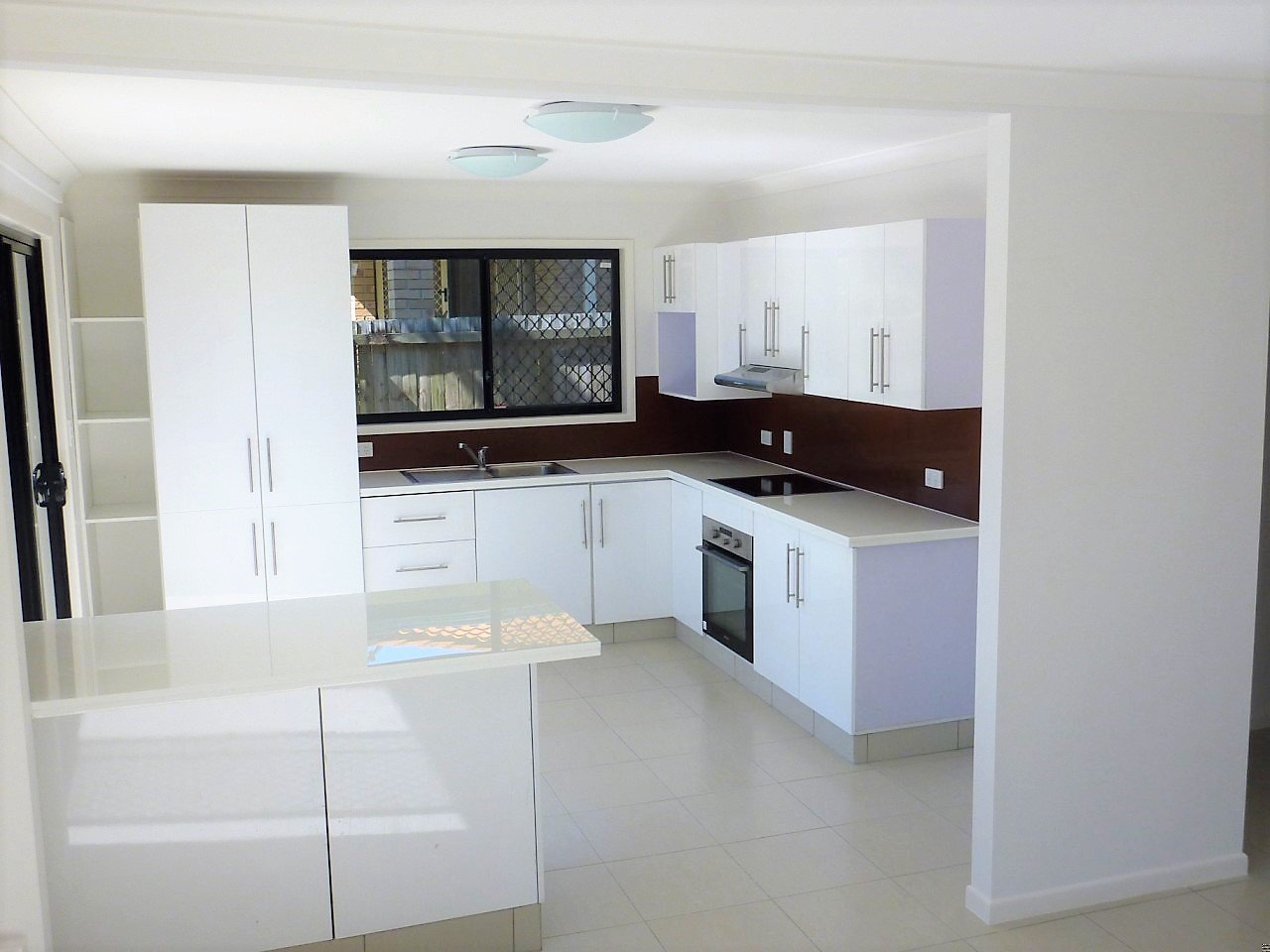1/14 Judith Avenue SOUTHPORT 3