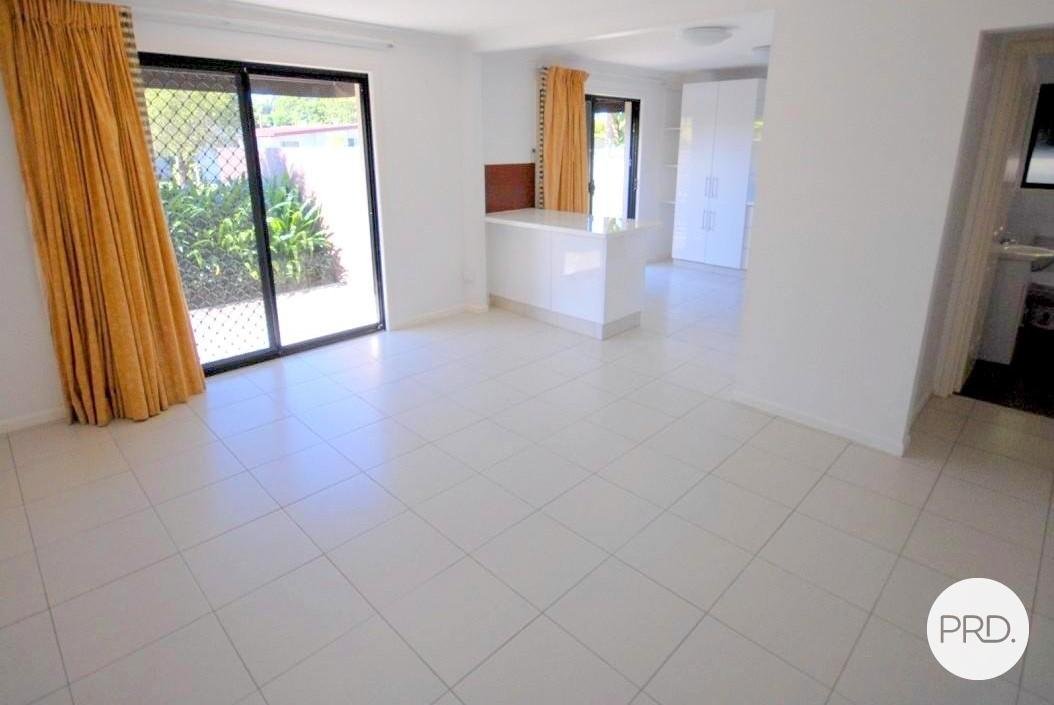 1/14 Judith Avenue SOUTHPORT 4