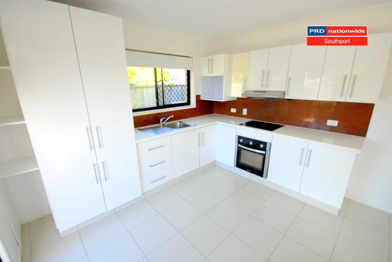 1/14 Judith Avenue SOUTHPORT 3