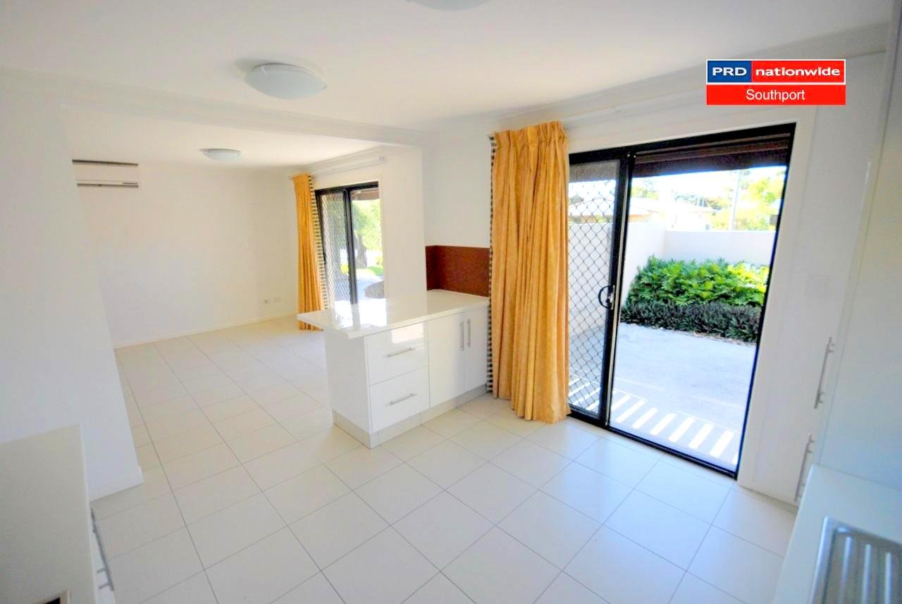 1/14 Judith Avenue SOUTHPORT 4