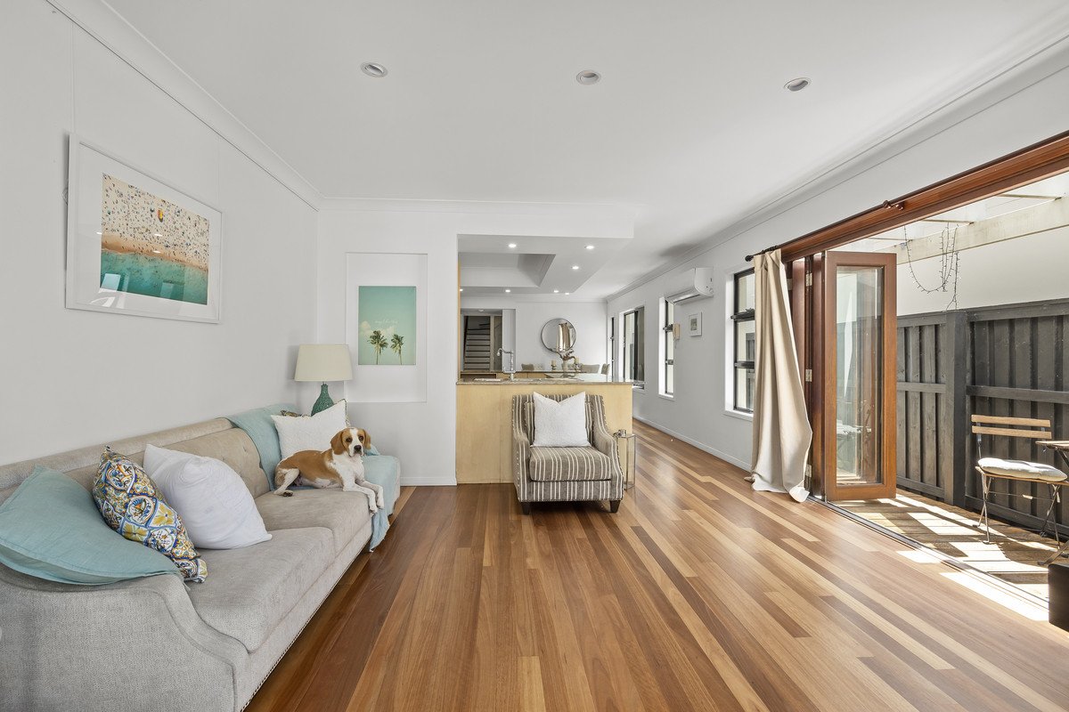 1/14 Miami Shore Parade MIAMI 6