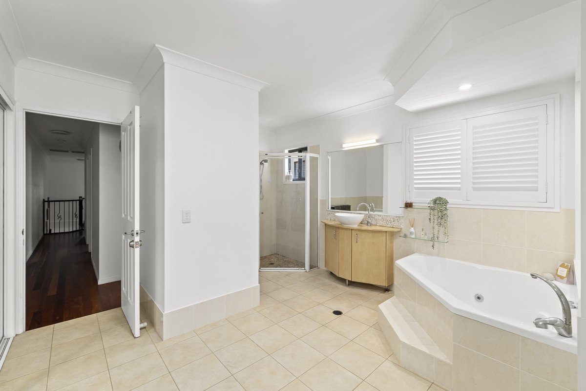 1/14 Miami Shore Parade MIAMI 8