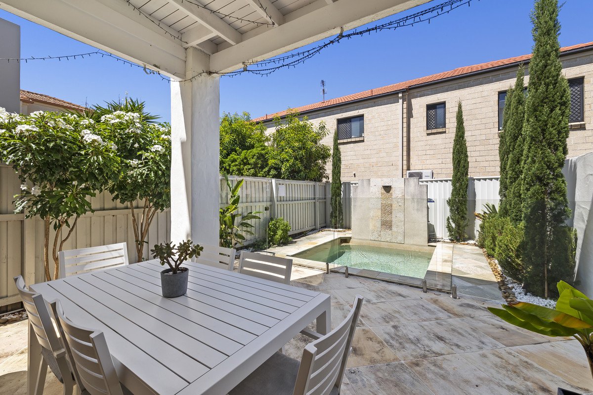 1/14 Miami Shore Parade MIAMI 12