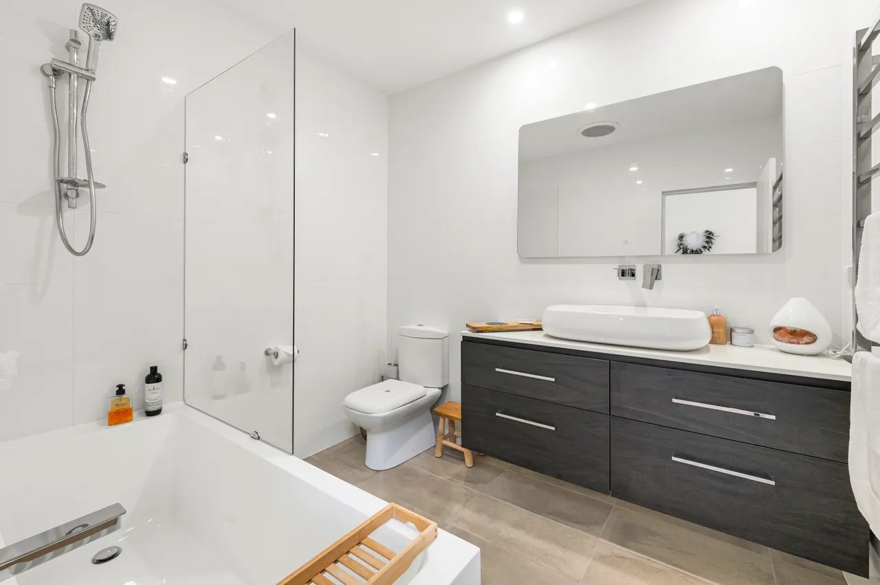 114 Morna Point Road ANNA BAY 9