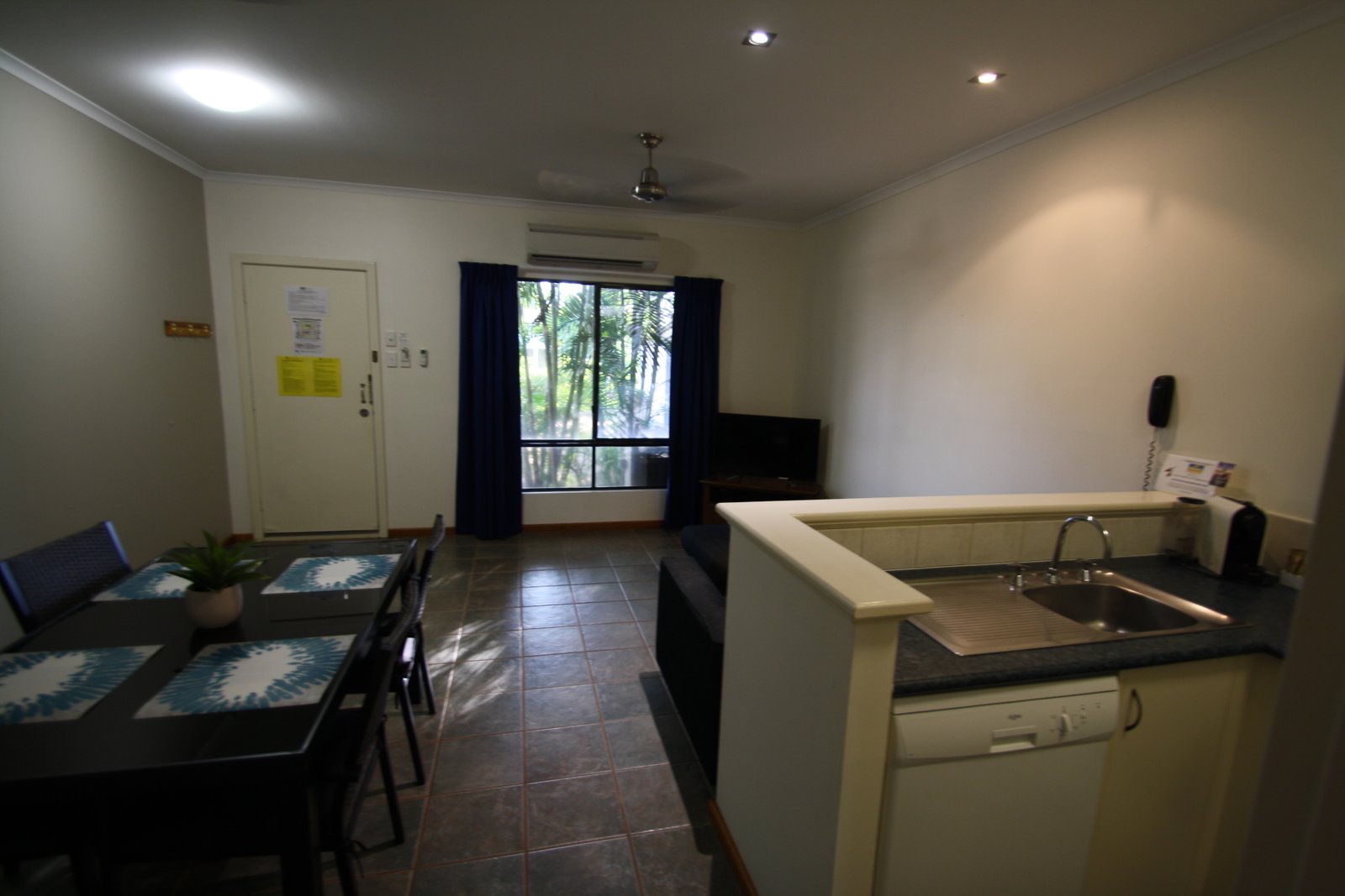 11/4 Murray Road CABLE BEACH 8