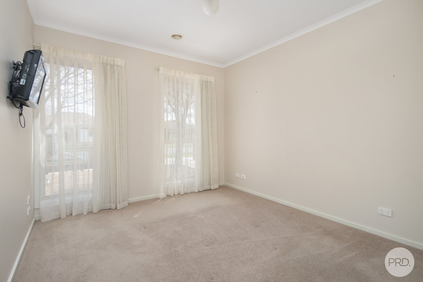1/14 Park Street WENDOUREE 9