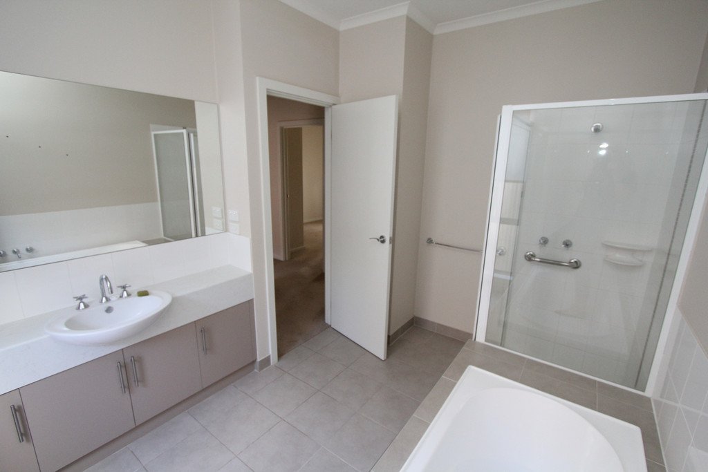1/14 Park Street WENDOUREE 7
