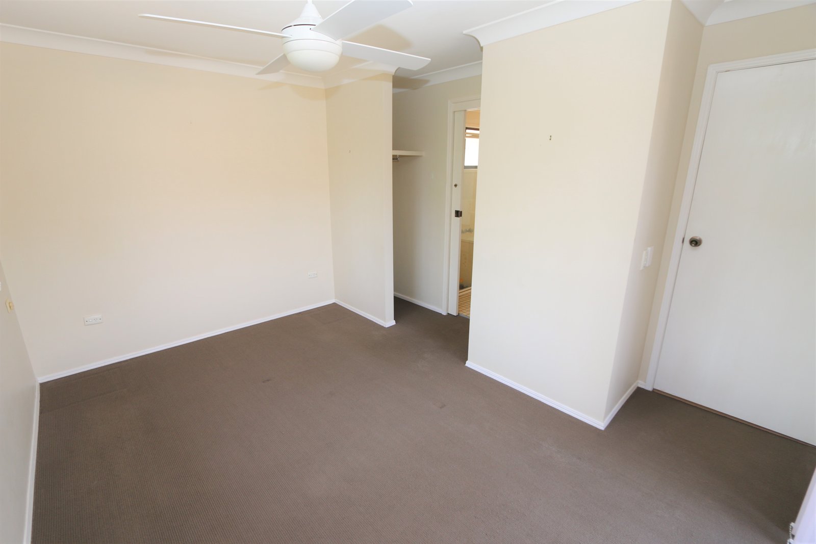 1/14 Raftery Street ASHMORE 6
