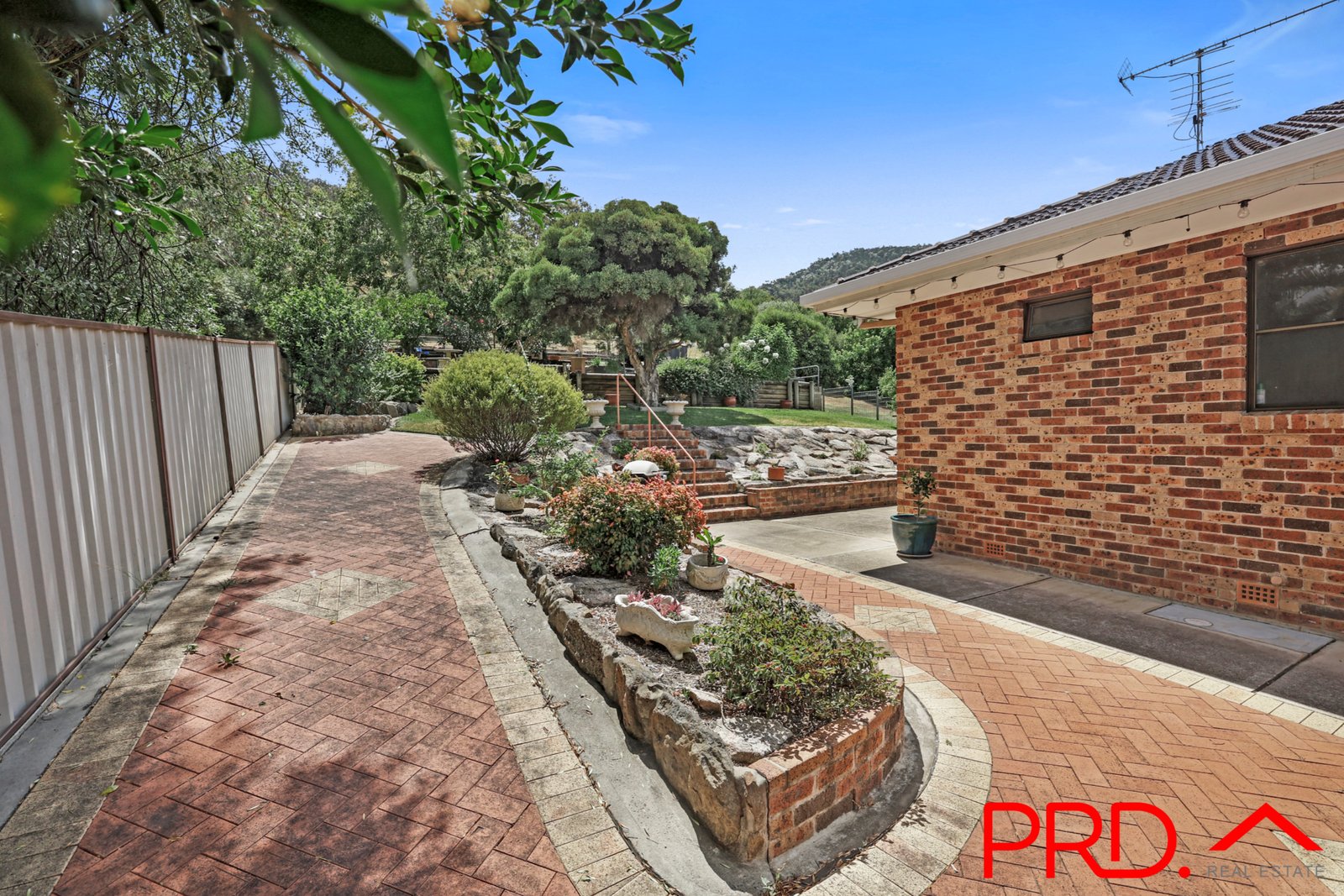 114 Raglan Street TAMWORTH 16