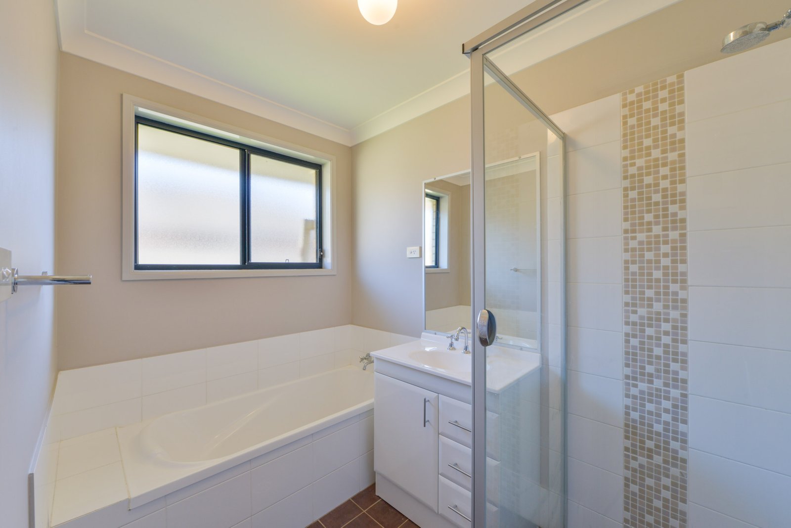 1/14 Rosella Avenue TAMWORTH 9