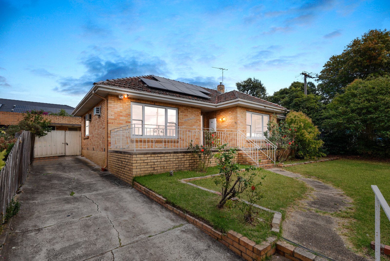 114 Woodhouse Grove, Box Hill North VIC 3129 Buxton 2024