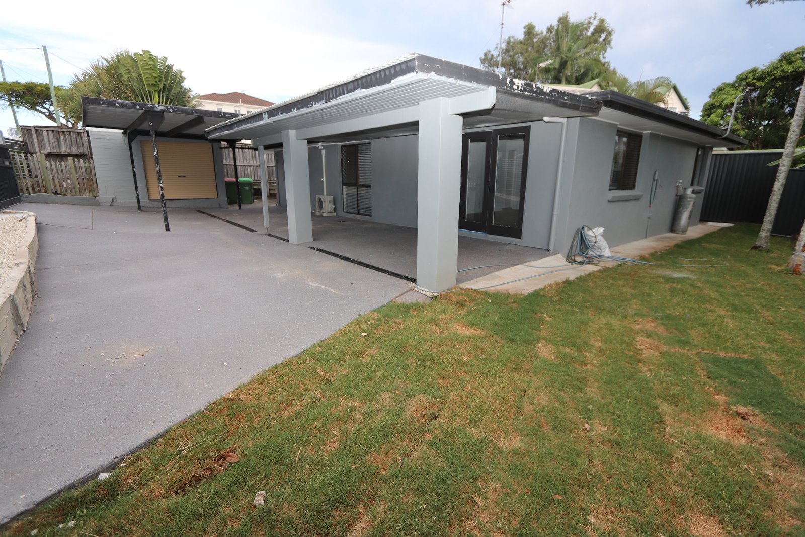 1/140 Eugaree Street SOUTHPORT 2