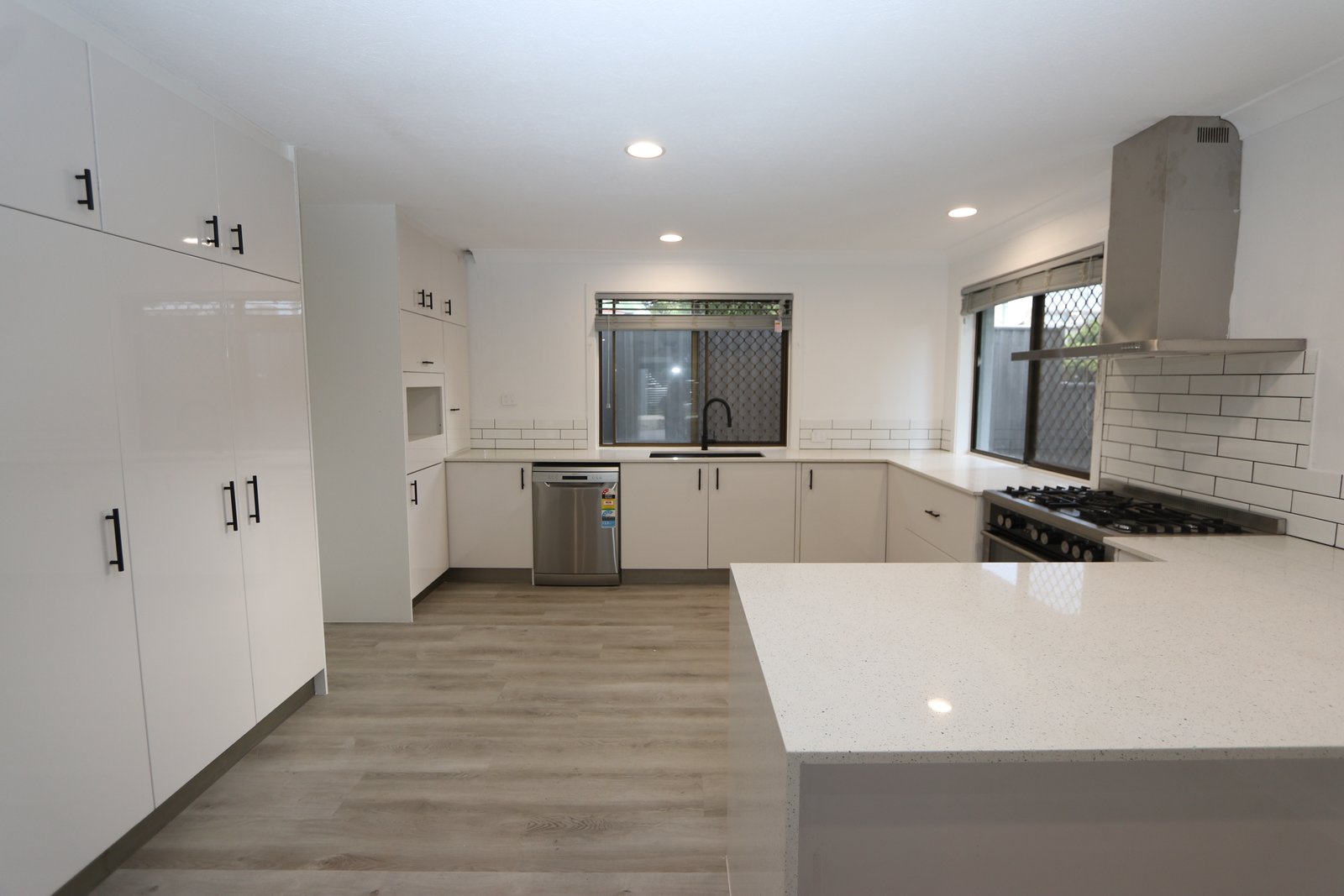 1/140 Eugaree Street SOUTHPORT 3