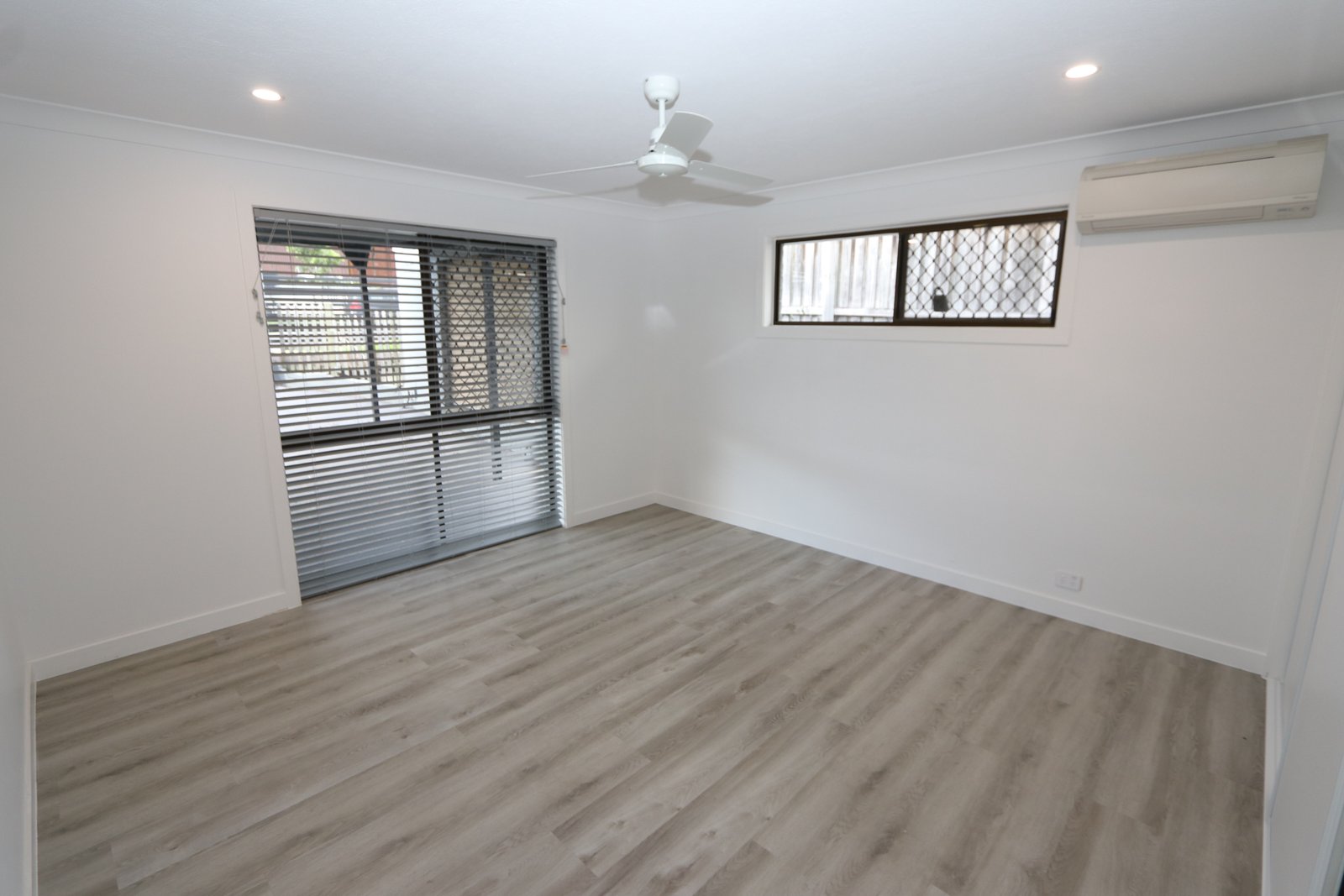 1/140 Eugaree Street SOUTHPORT 9