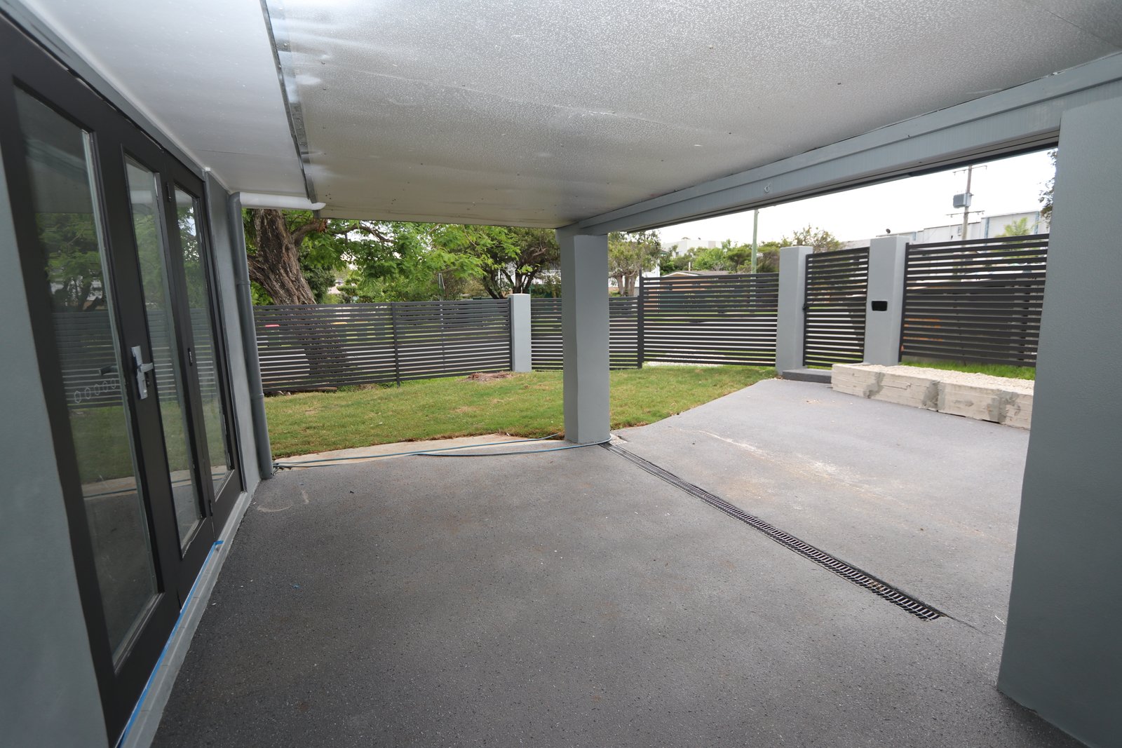 1/140 Eugaree Street SOUTHPORT 12