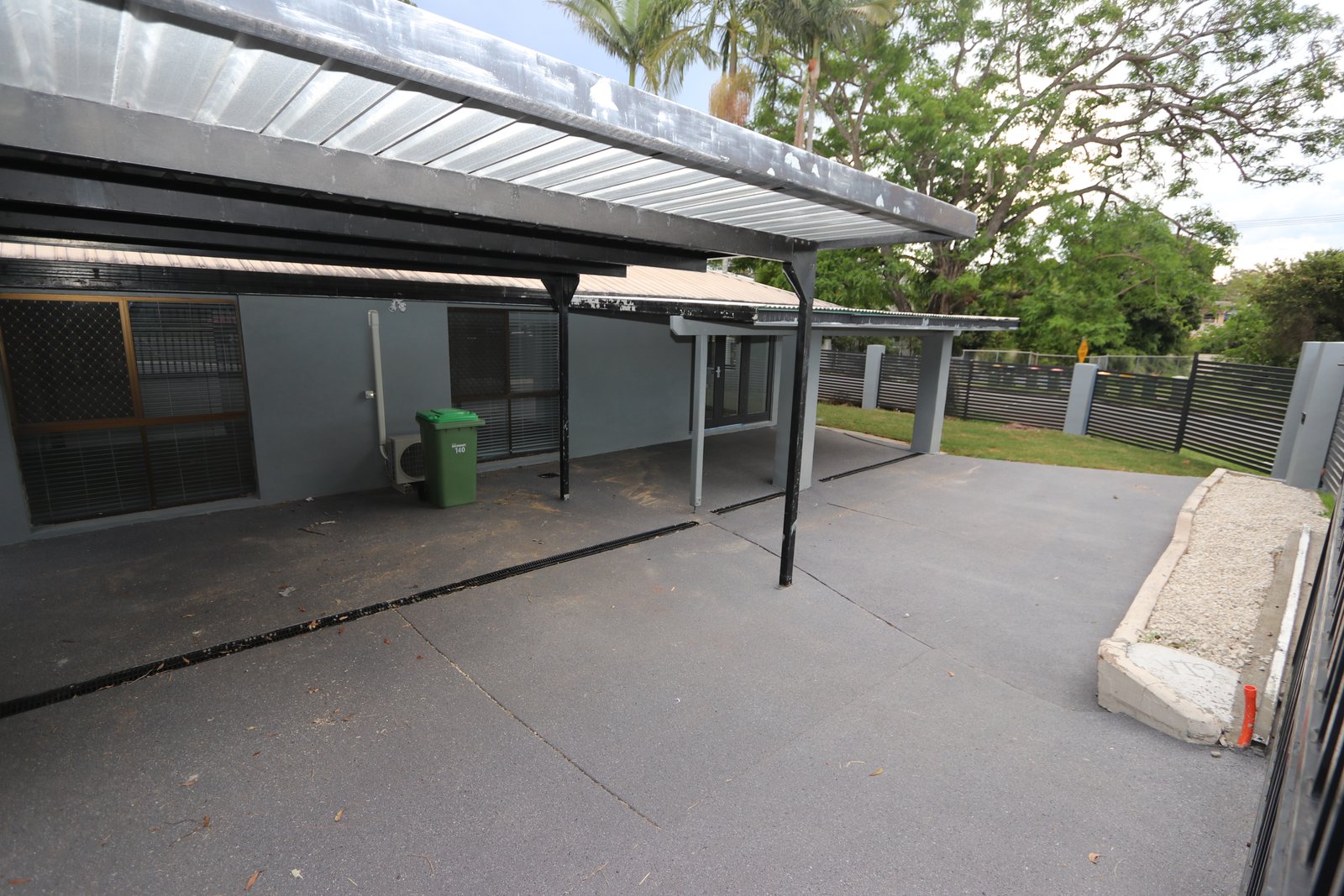 1/140 Eugaree Street SOUTHPORT 13