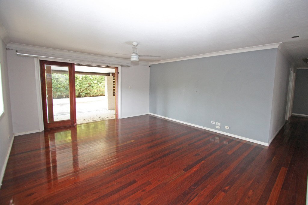 1/140 Eugaree Street SOUTHPORT 10