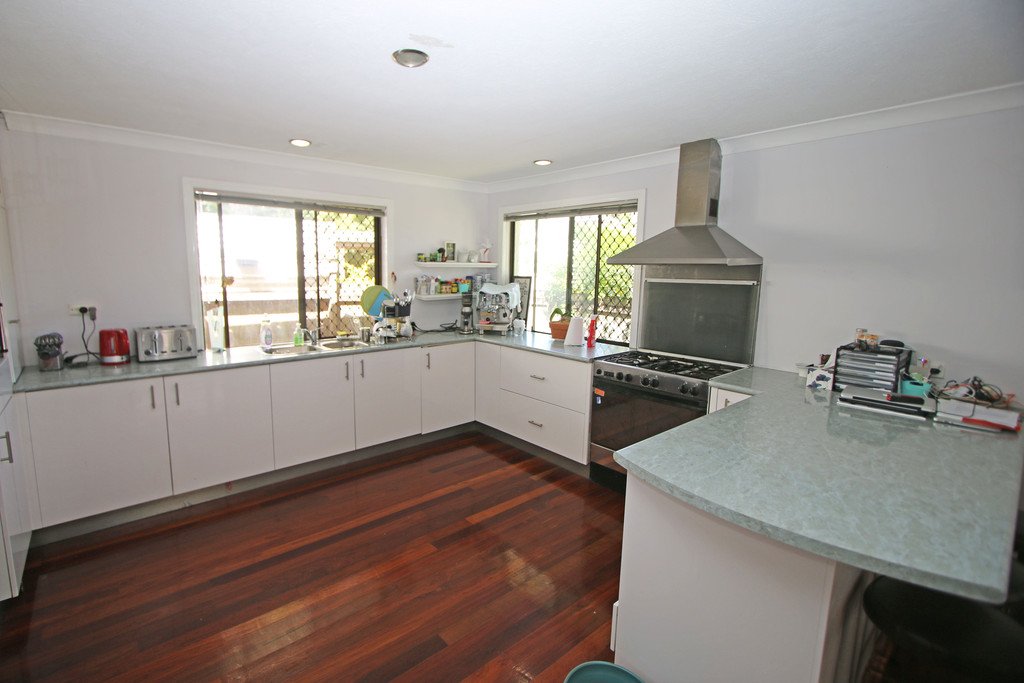 1/140 Eugaree Street SOUTHPORT 2