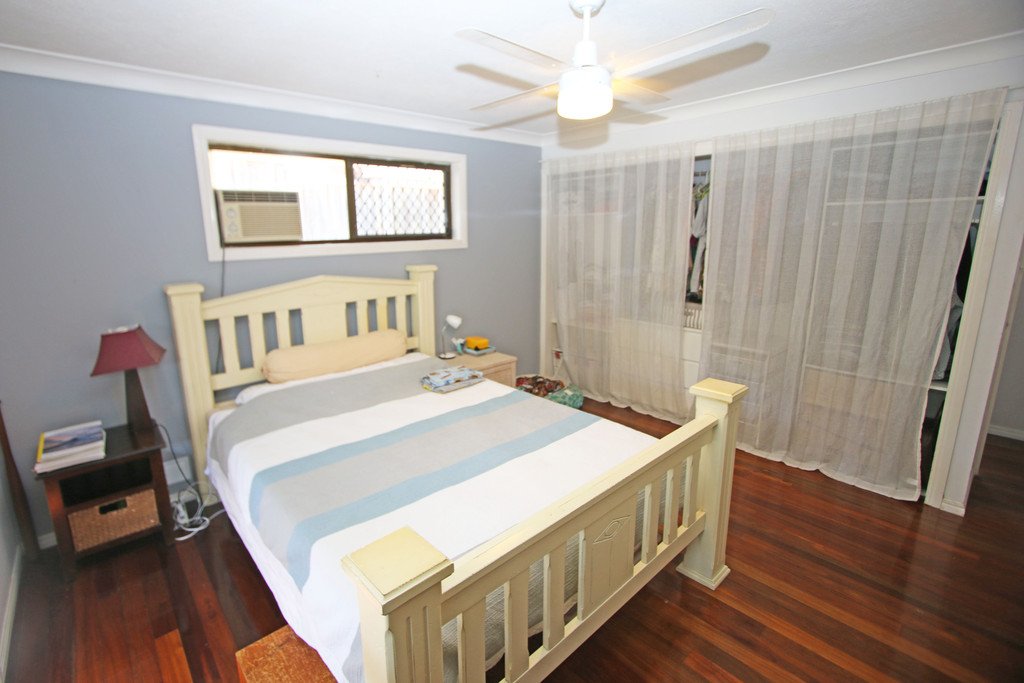 1/140 Eugaree Street SOUTHPORT 12